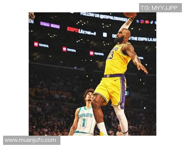 2012年湖人与黄蜂季后赛第三场激战回顾及精彩瞬间解析