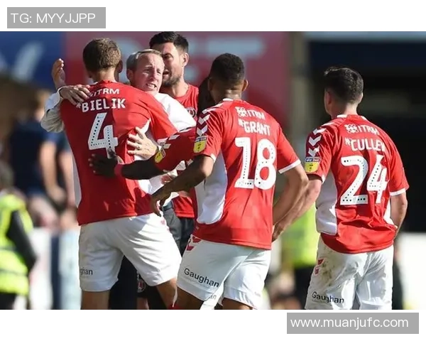 女王公园巡游者队与富勒姆的激烈对决展现英冠联赛的精彩魅力与竞争态势 女王公园巡游者队与富勒姆的激烈对决展现英冠联赛的精彩魅力与竞争态势